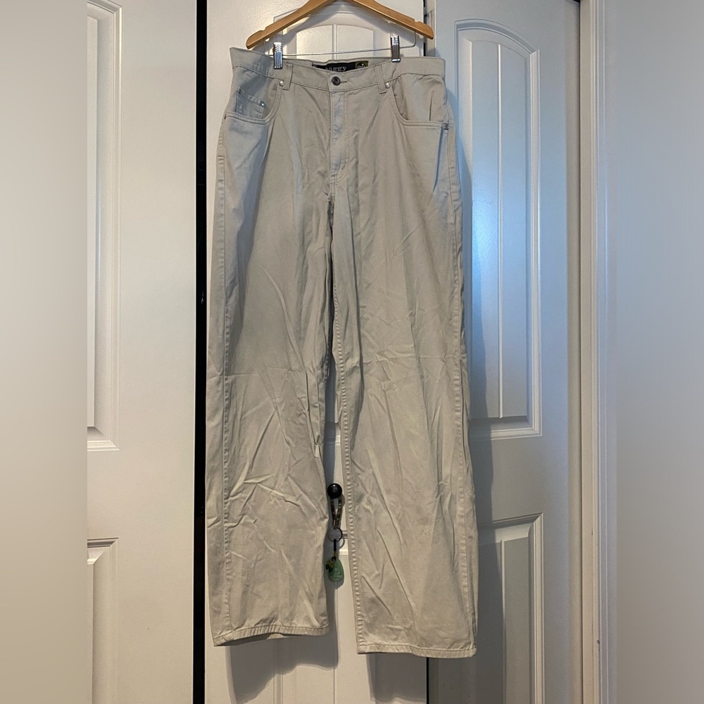 cute baggy jeans!